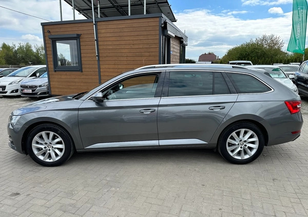 Skoda Superb cena 129000 przebieg: 19000, rok produkcji 2023 z Krzywiń małe 781